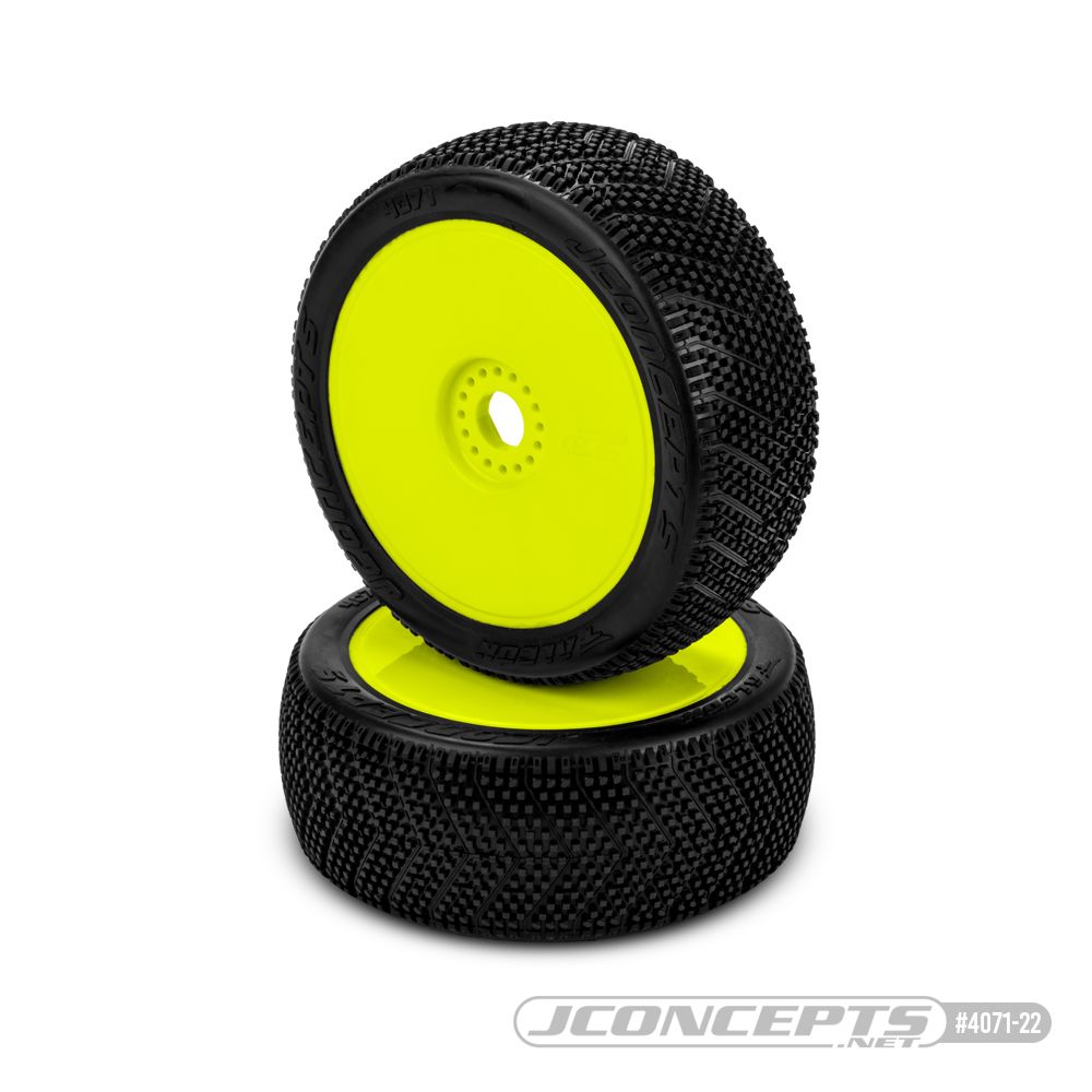 JConcepts Falcon - green compound, pre-mounted on 3357Y wheels