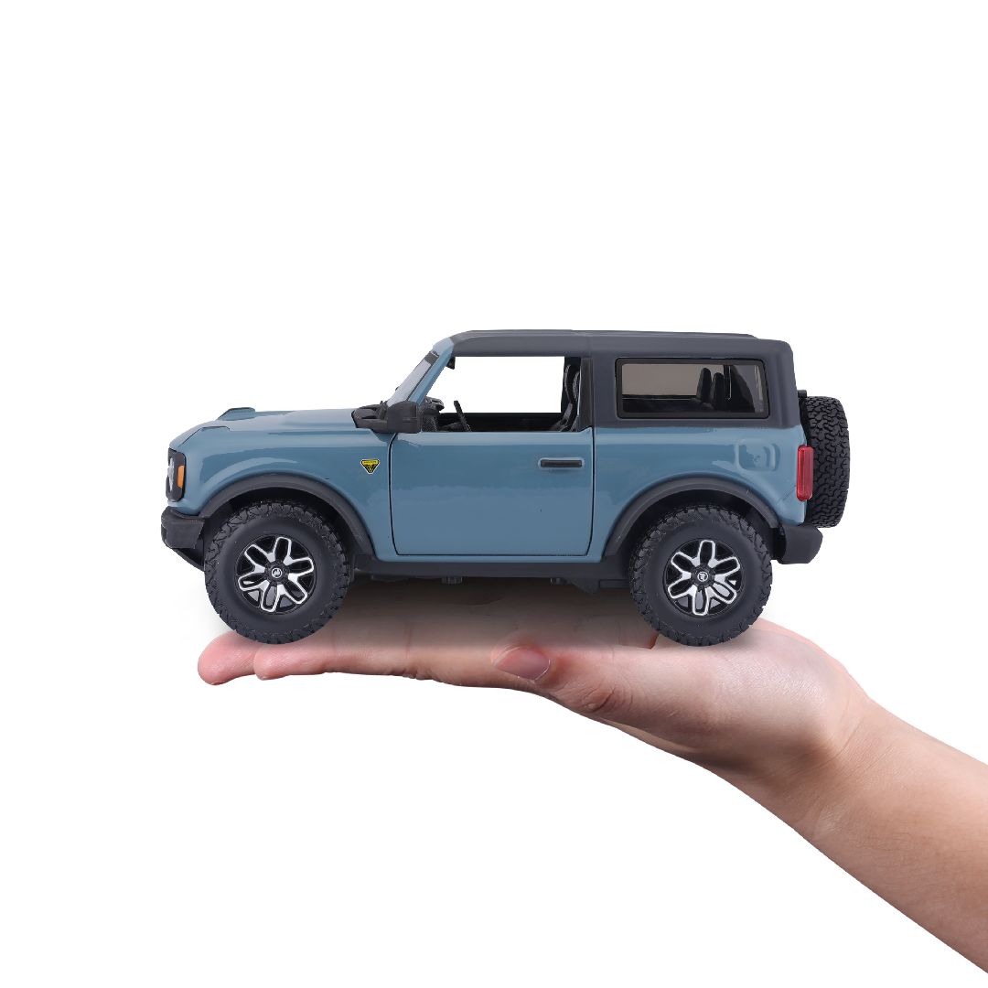 Maisto 1/24 SE 2021 Ford Bronco Badlands 2 dr. (A51 Blue)