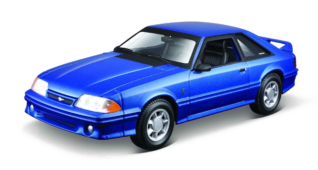 Maisto 1/24 Assembly Line 1993 Ford Mustang SVT Cobra (Metallic Blue)