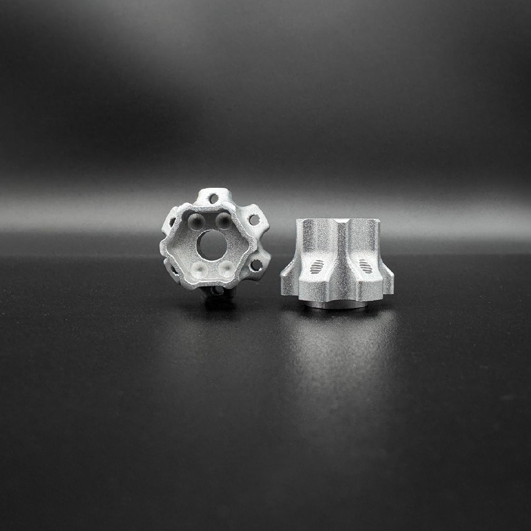 Reefs 12mm Hex Aluminum Hubs (2) - 4 Dot Hub, 10mm Offset