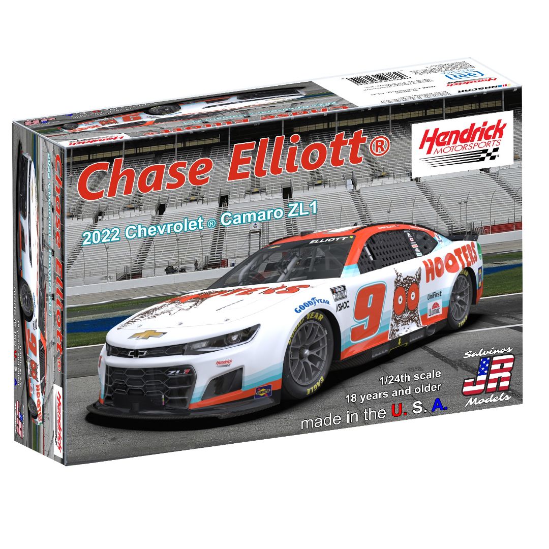 Salvinos JR Models 1/24 Hendrick Motorsports Chase Elliot 2022 Camaro - Hooters Model Kit