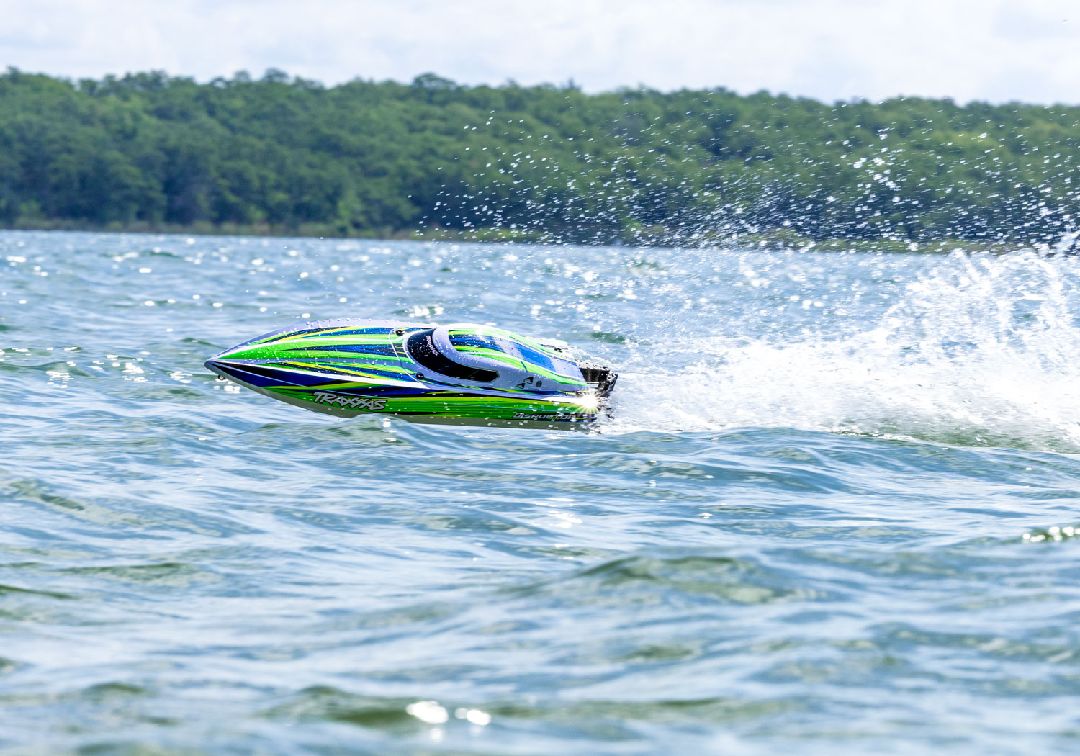 Traxxas Disruptor Boat, 4S VXL - Green w/ Trailer