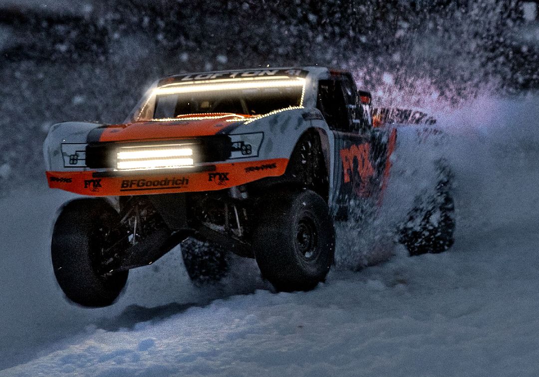 Traxxas Unlimited Desert Racer (UDR) with lights - Fox