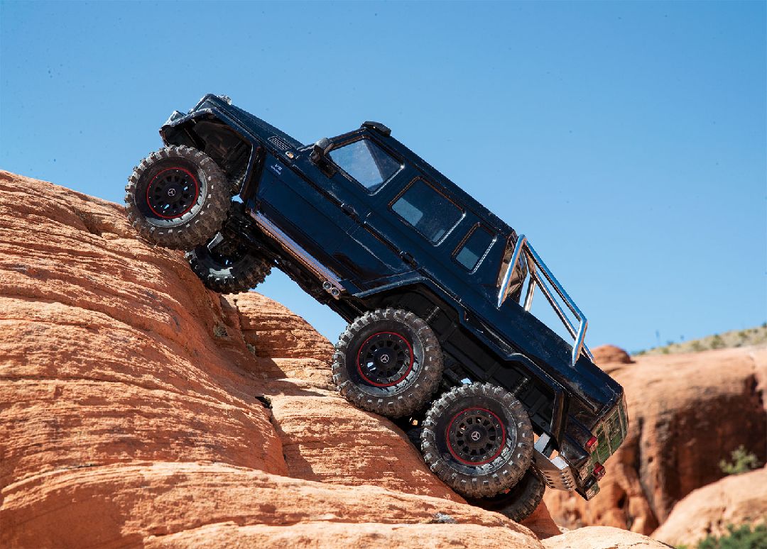 Traxxas TRX-6 Mercedes Benz G63 AMG 6x6 clipless body - Black