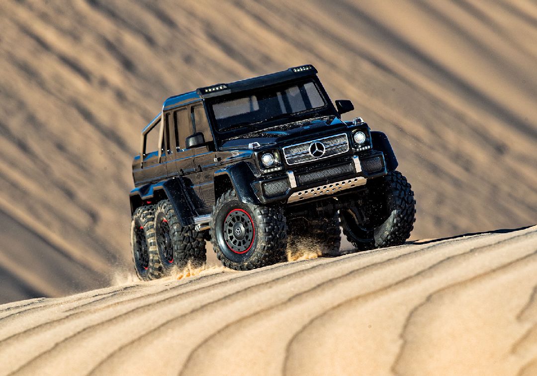 Traxxas TRX-6 Mercedes Benz G63 AMG 6x6 clipless body - Black