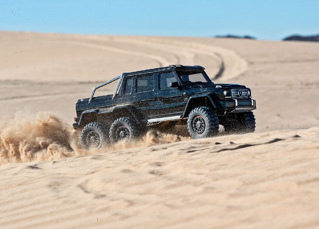 Traxxas TRX-6 Mercedes Benz G63 AMG 6x6 clipless body - Black