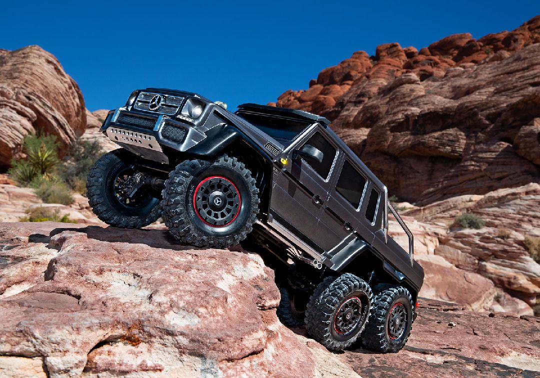 Traxxas TRX-6 Mercedes Benz G63 AMG 6x6 clipless body - Silver