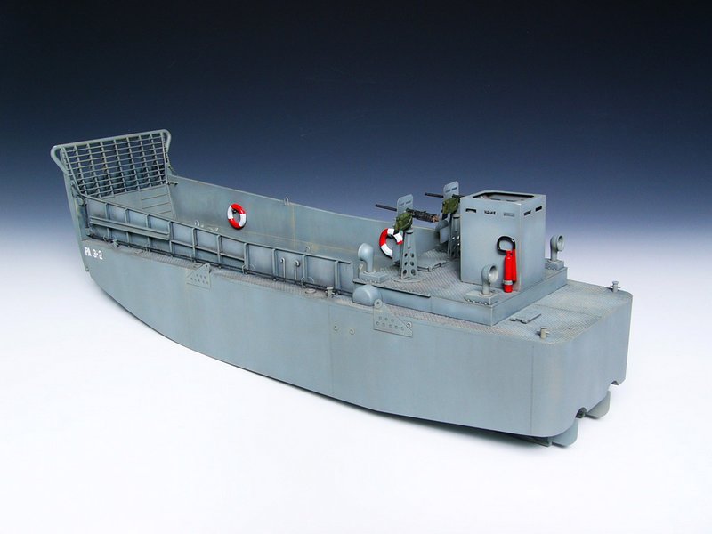 Trumpeter 1/35 WW II US Navy LCM(3) Landing craft