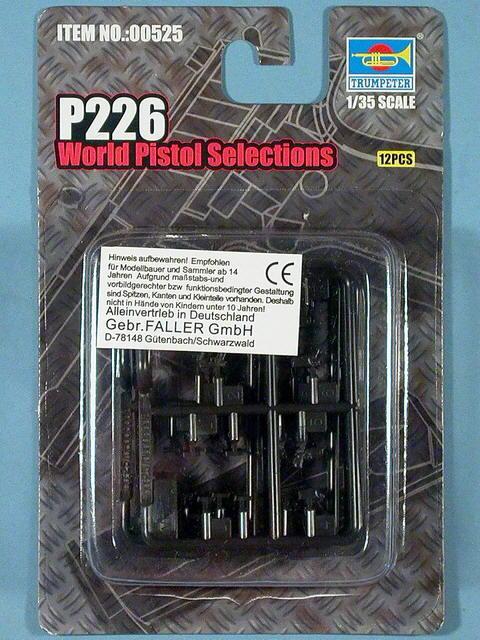 Trumpeter 1/35 P226 World Pistol Selection - Click Image to Close