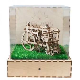 UGears Assembled Demonstration Model Tractor with Motion Sensor and **EU Plug** NOT FOR RESALE